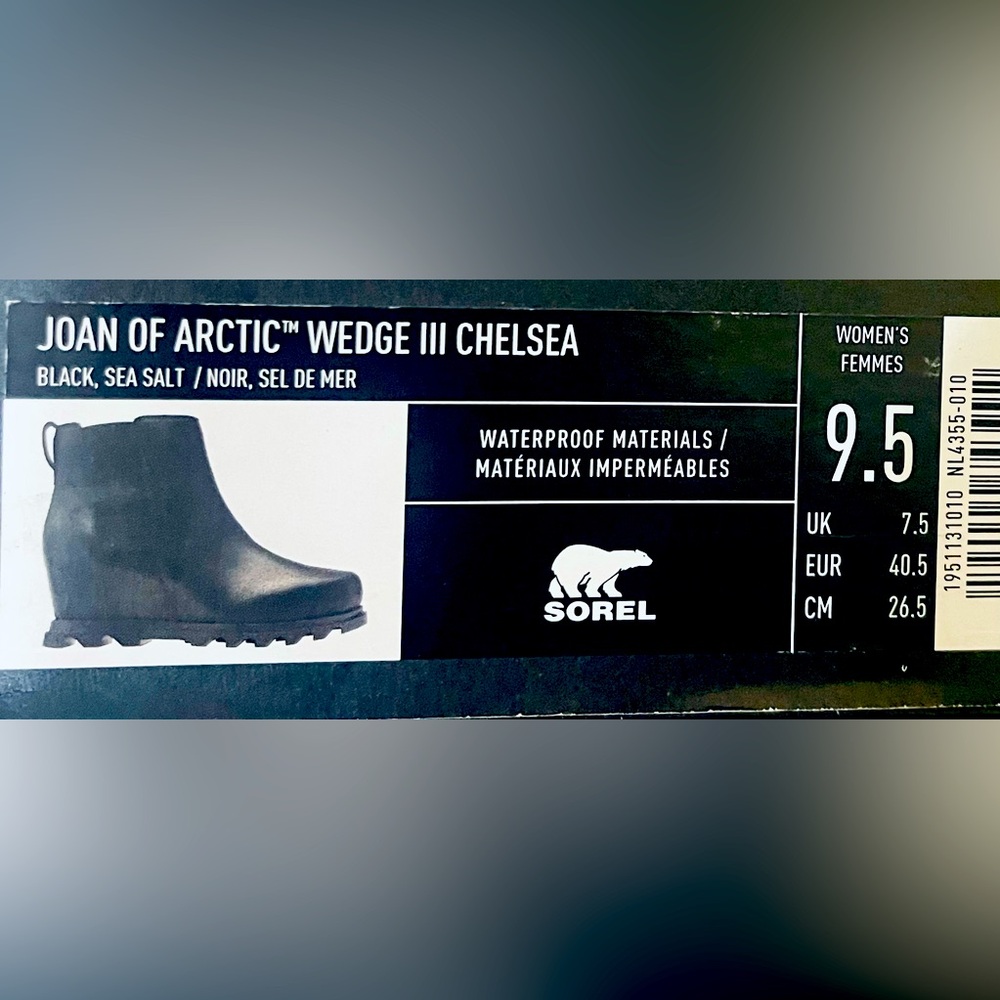 Sorel Joan of Arctic Wedge III Chelsea Boots Women's - size 9.5